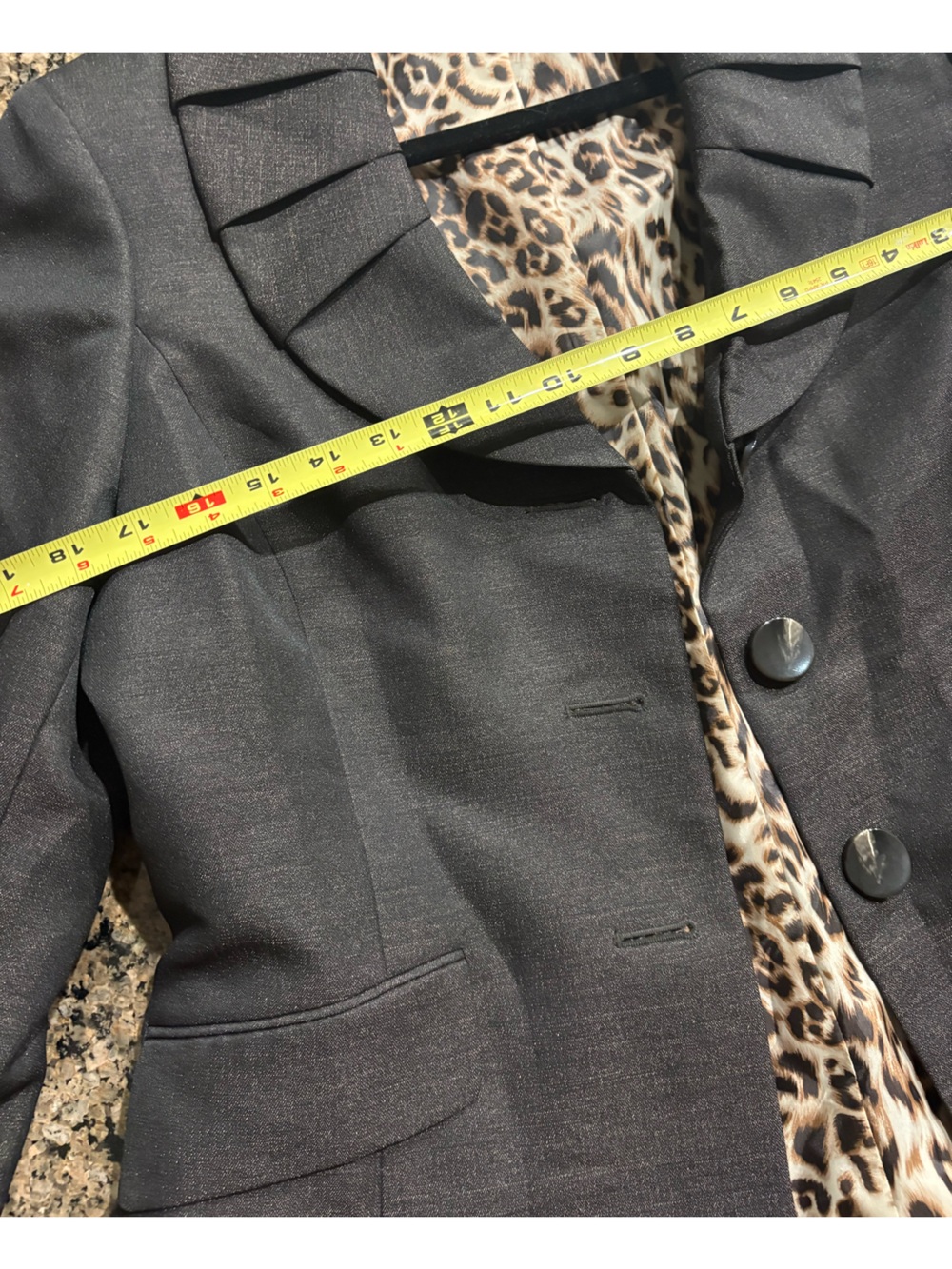 NEW Le Suit Women’s Black 2-Piece Pant Suit Lined cheetah Lapel 3-Button Sz 12 - Picture 5 of 12